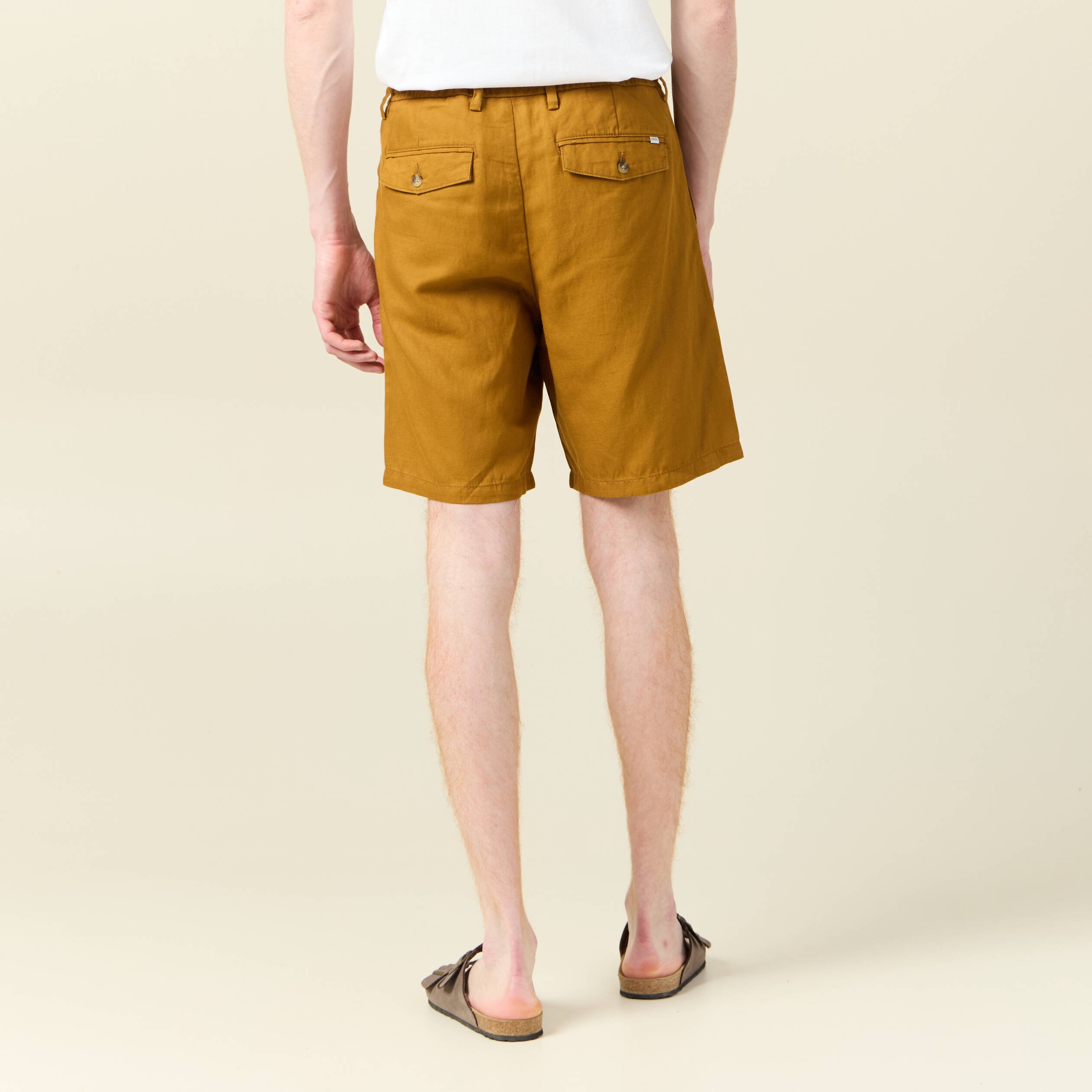 Bermuda camel homme sale