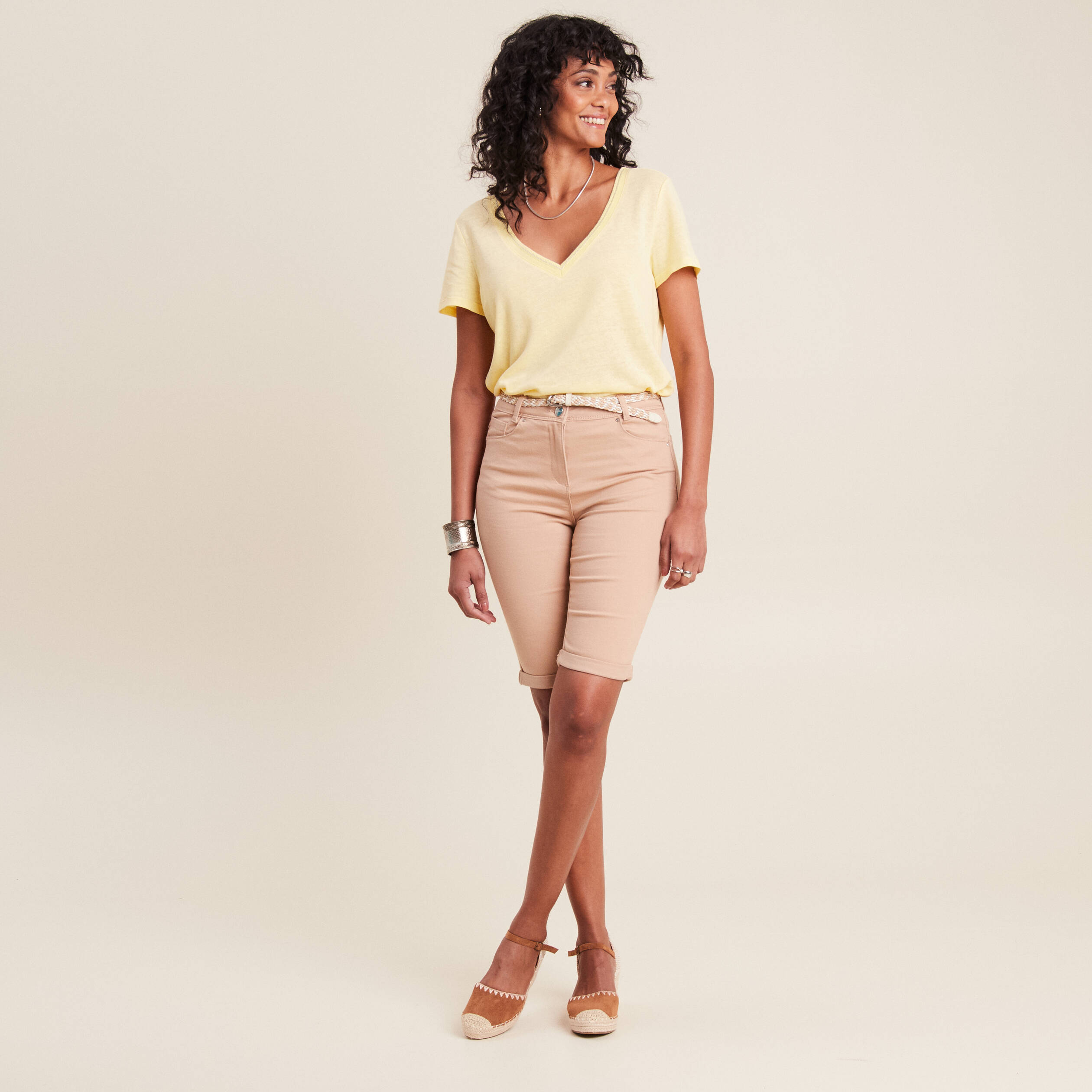 Bermuda beige femme sale